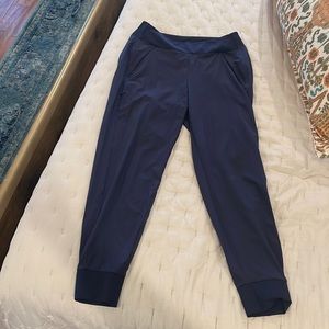 Athleta size 6 navy blue jogger pants.